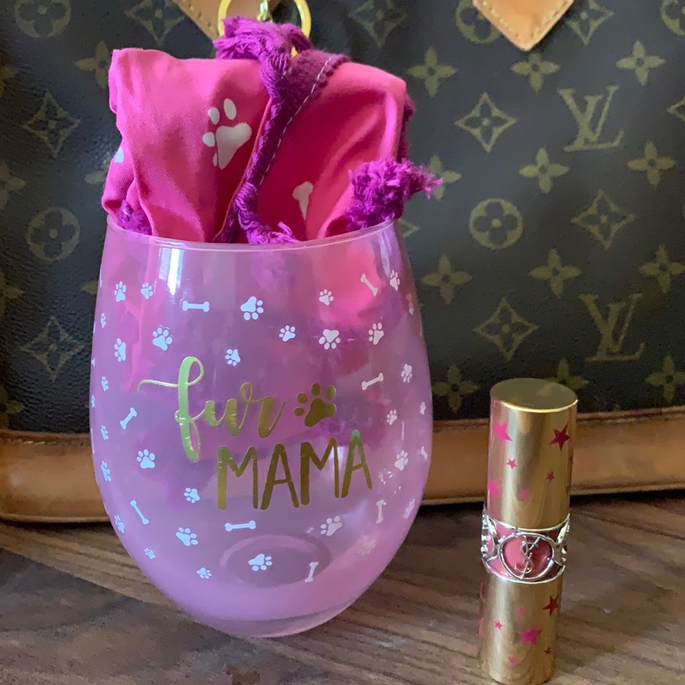 Fur Mama 22oz Wine Glass with Dog Bandana